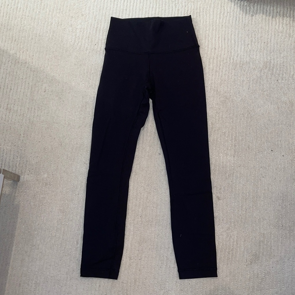 Selling lululemon black leggings